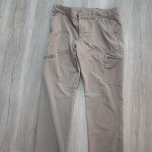 MAGELLAN Outdoor Hickory Canyon Tan Cargo Pants in Men's Size 36